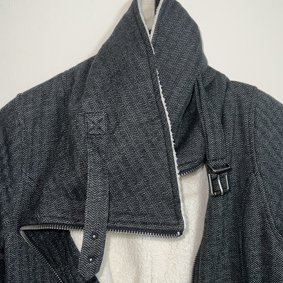 VANS Asymmetrical Jacket - Picture 4 of 8